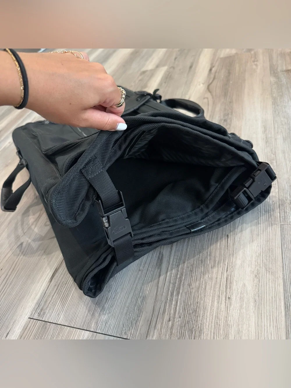 TUMI Black Trifold Travel Garment Bag Alpha 234D3